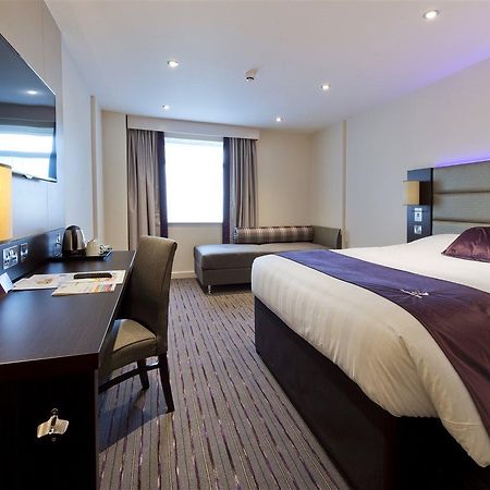 Premier Inn Newbury Town Centre Exteriér fotografie